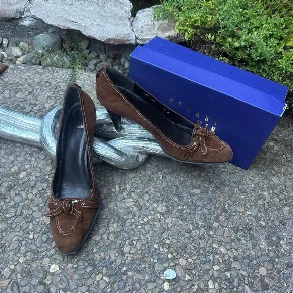 Stuart Weitzman Walnut Brown Suede Stacked Heel Pumps Bow Buckle Size 9.5 - Picture 1 of 11